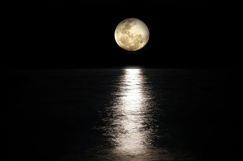 Waxing Crescent Moon Image